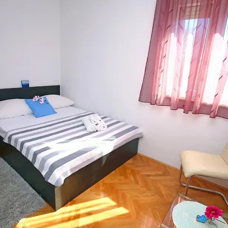 Top Apartment Apartamento Kaštela