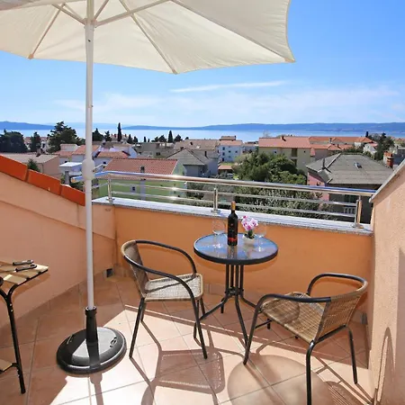 Top Apartment *