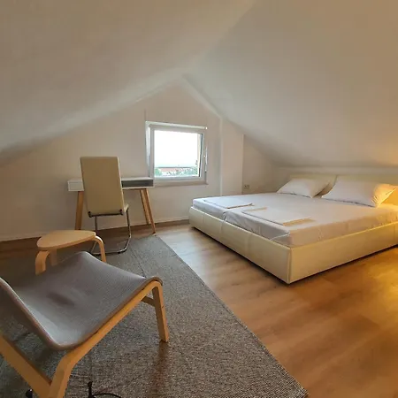 Top Apartment *